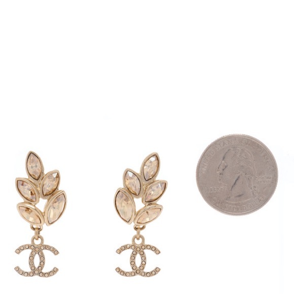 CHANEL 
Crystal Sparkling Wheat CC Drop Earrings Gold - Picture 4 of 7